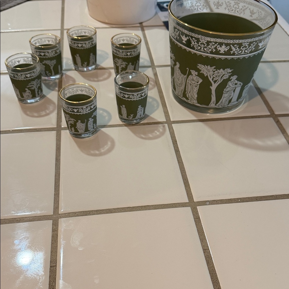Vintage Jeanette Greek Hellenic moss green and White bar Set. hand grafted. - Picture 2 of 6